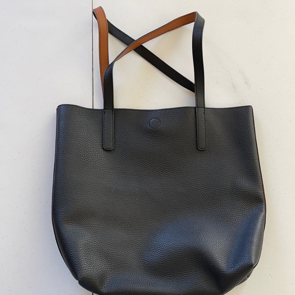 Simple black shoulder bag